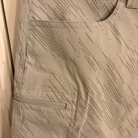 Eddie Bauer Guide Pro Shorts in sage. Women’s size 12. - Picture 7 of 11